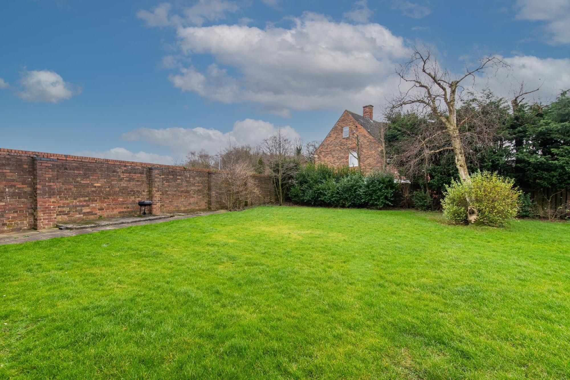 3 Bed Apartment - Perfect For Contractors Near Liverpool Airport Hale  Exterior photo